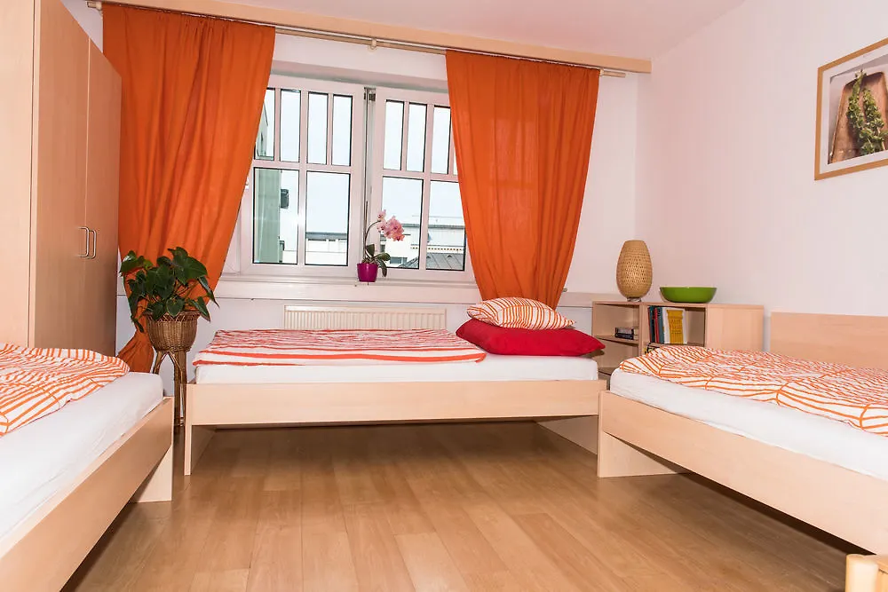 Hostel Mynext - Riverside Hotel Salzburg