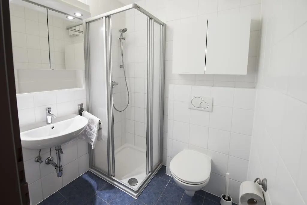 Hostel Mynext - Riverside Hotel Salzburg
